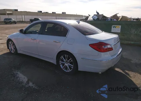 2013 Hyundai Genesis 3.8 z USA, uszkodzony, nr VIN KMHGC4DD4DU222237